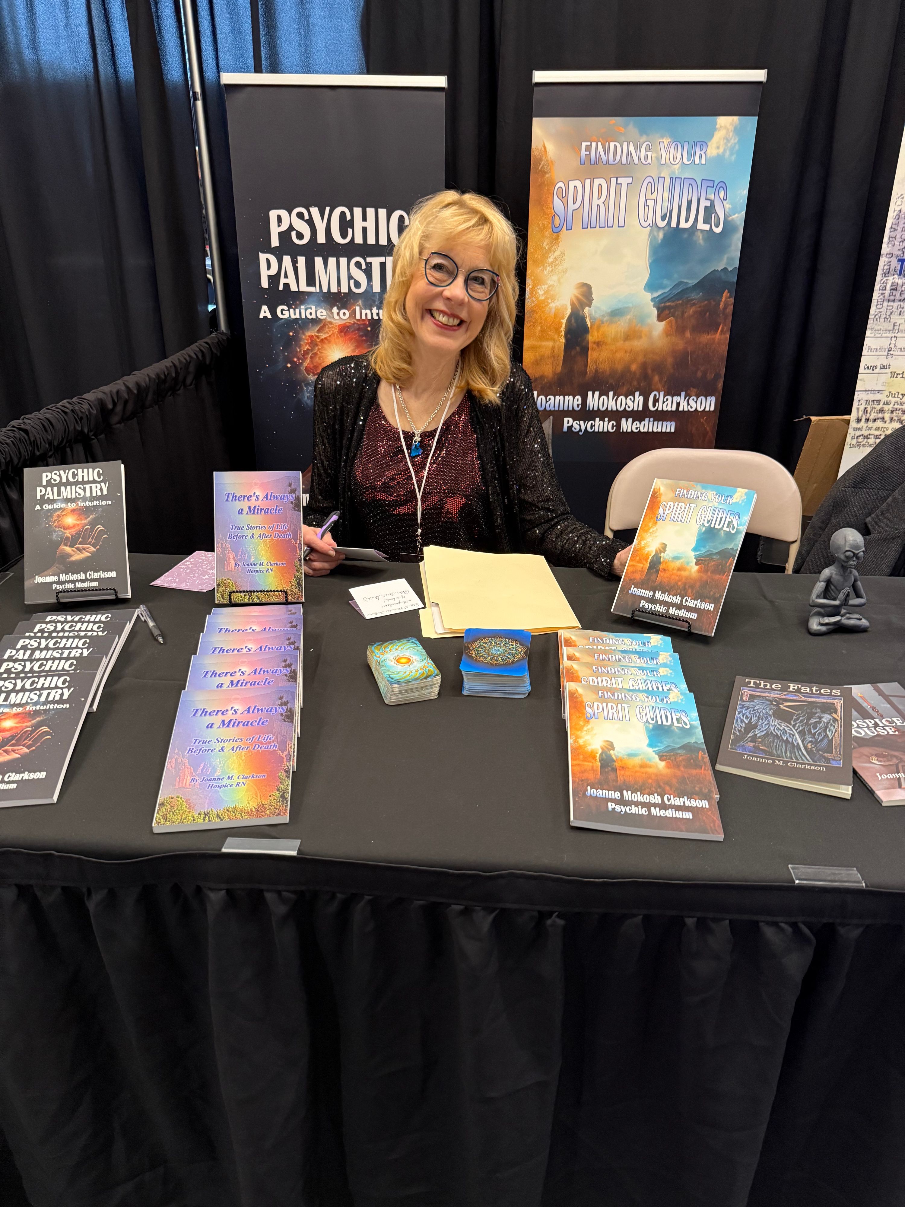 UFO Detective and the Psychic photo 1